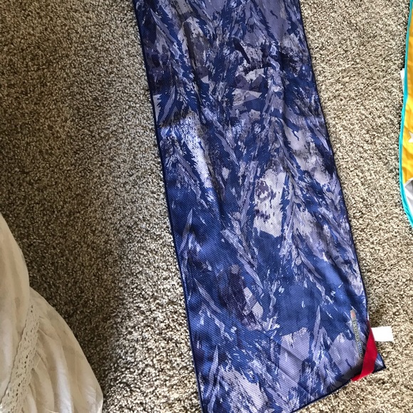 3 for $13 Mission Enduracool Techknit Cooling Towel - Picture 4 of 5